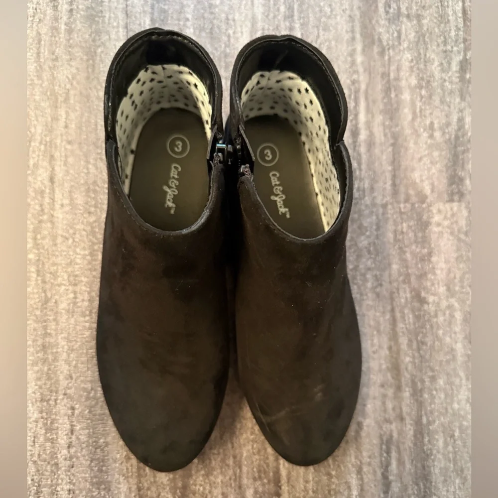 Cat and Jack black “Opal” zip up boots